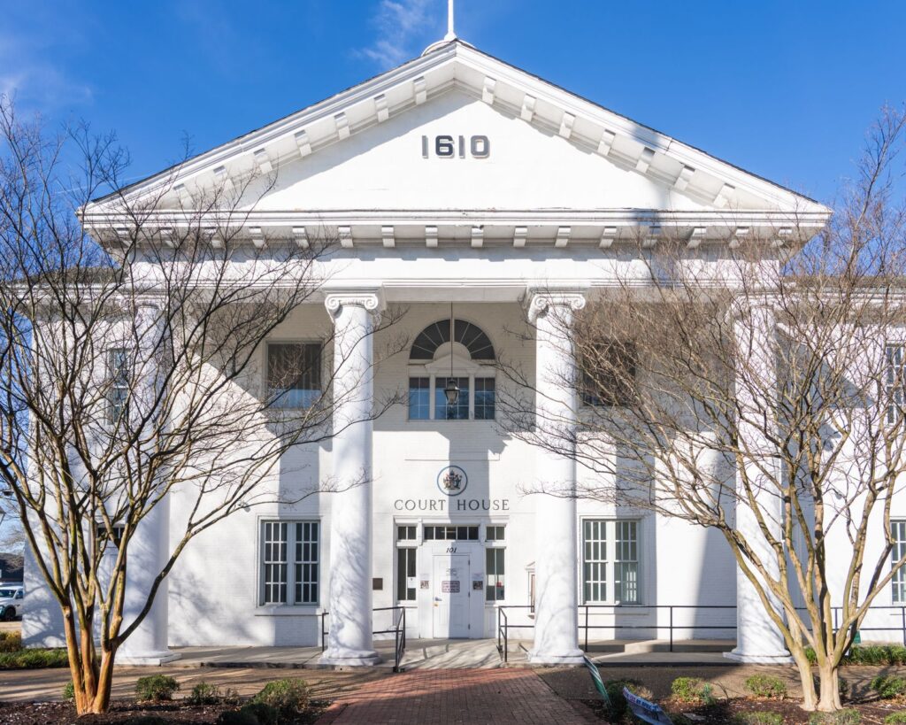 front view of the historic hampton courthouse in virginia, showcasing neoclassical architecture.